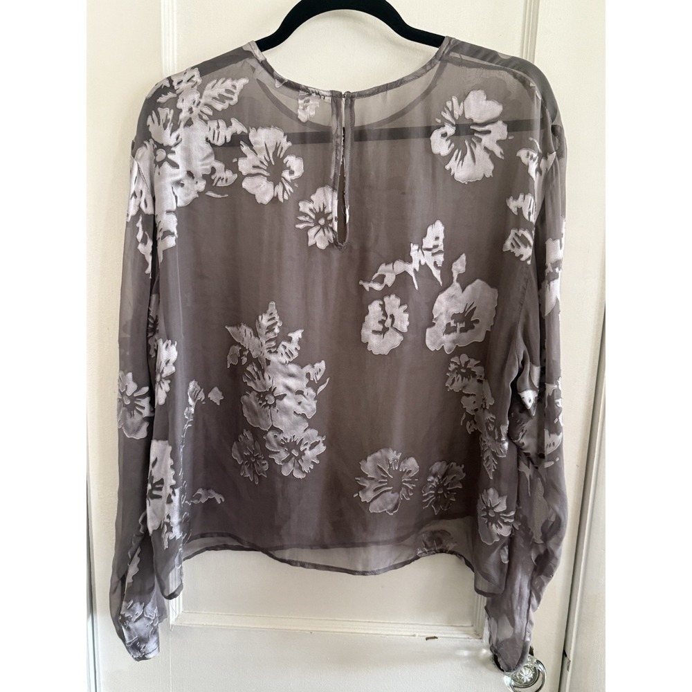 ASTR The Label Women's NWT Tara Silk Top Size L Silver Sheer $120 - Picture 2 of 5